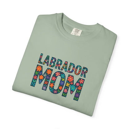 Labrador Mom T-Shirt